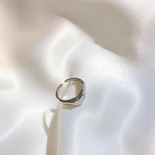 Load image into Gallery viewer, Simple Minimalistic Ring for Woman, Gold And Silver Color