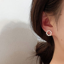 Load image into Gallery viewer, Pearl Clip On Earrings
