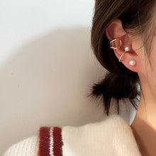 Load image into Gallery viewer, Pearl Clip On Earrings
