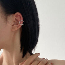 Load image into Gallery viewer, Pearl Clip On Earrings
