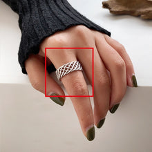 Load image into Gallery viewer, Simple Minimalistic Ring for Woman, Gold And Silver Color
