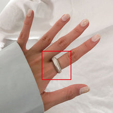 Load image into Gallery viewer, Simple Minimalistic Ring for Woman, Gold And Silver Color
