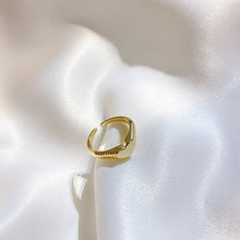 Load image into Gallery viewer, Simple Minimalistic Ring for Woman, Gold And Silver Color
